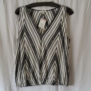 Max Studio Sleeveless Summer Top. NWT